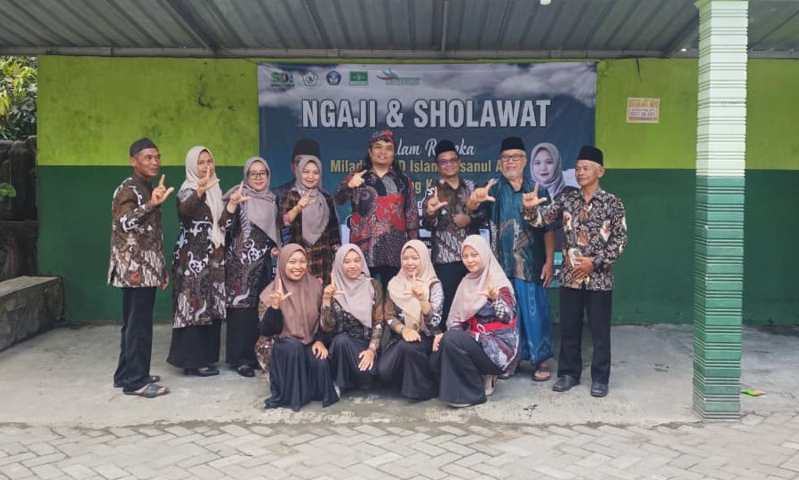 Nurhadi Bantu Percepat Realisasi Program MBG di SDI Hasanul Amin Blitar